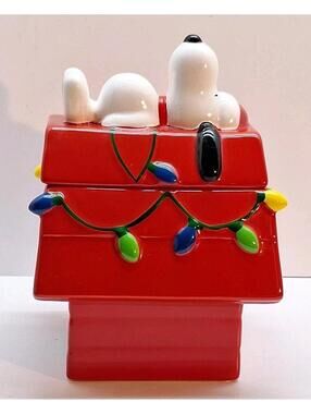 Peanuts 50 Years A Charlie Brown Christmas Snoopy Dog House Treat Jar - Chipped